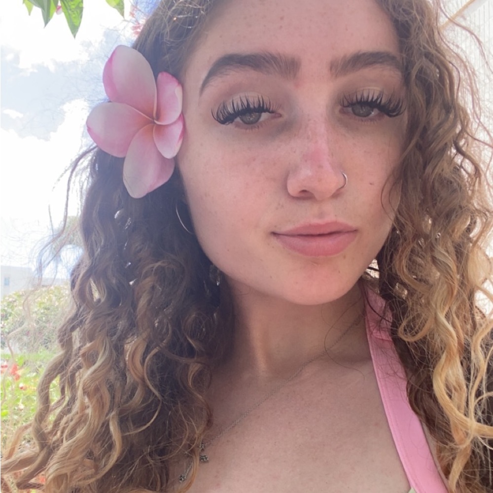 Meet your Posher, Nicole